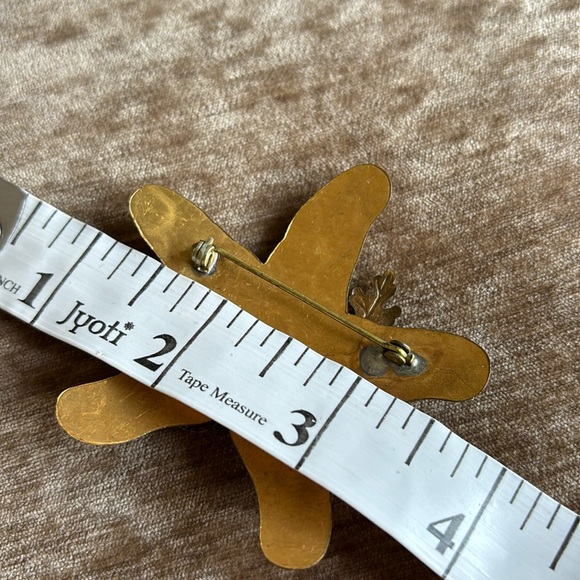 Gold tone brooch - Picture 5 of 5